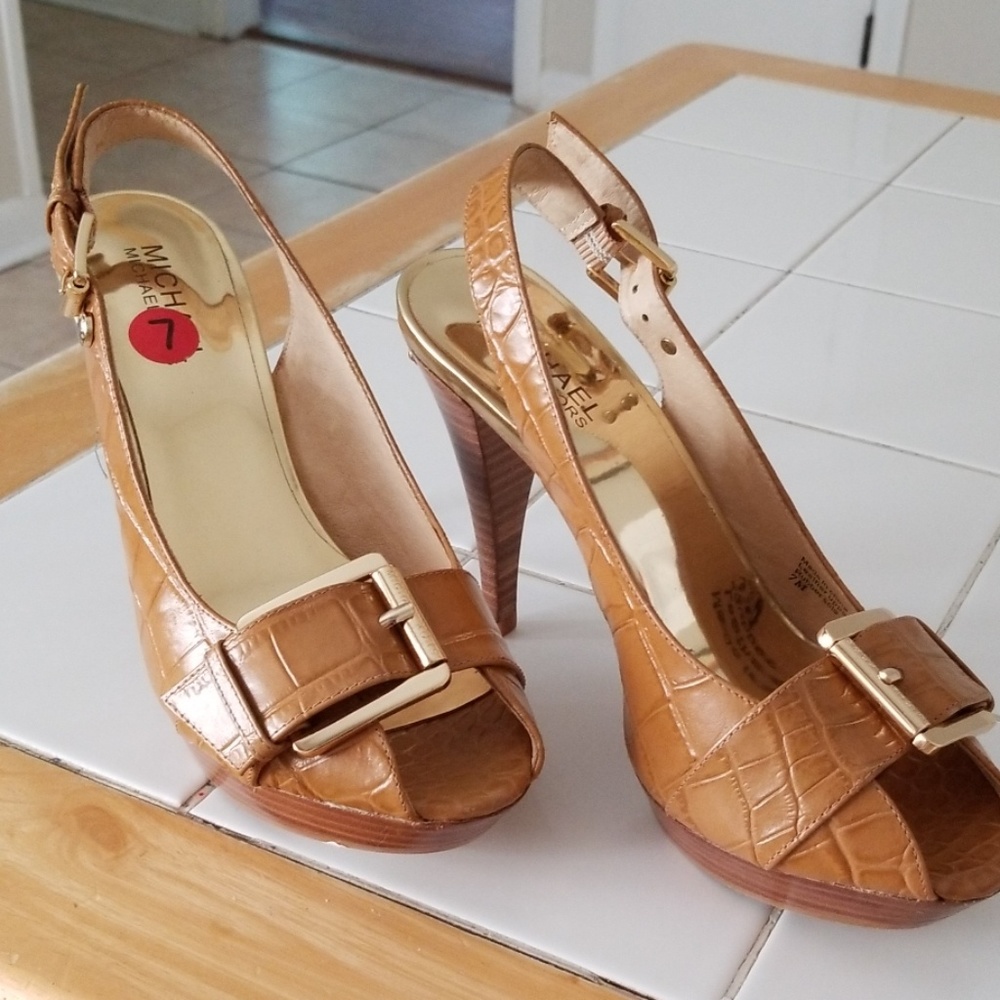 shoes - Picture 4 of 5